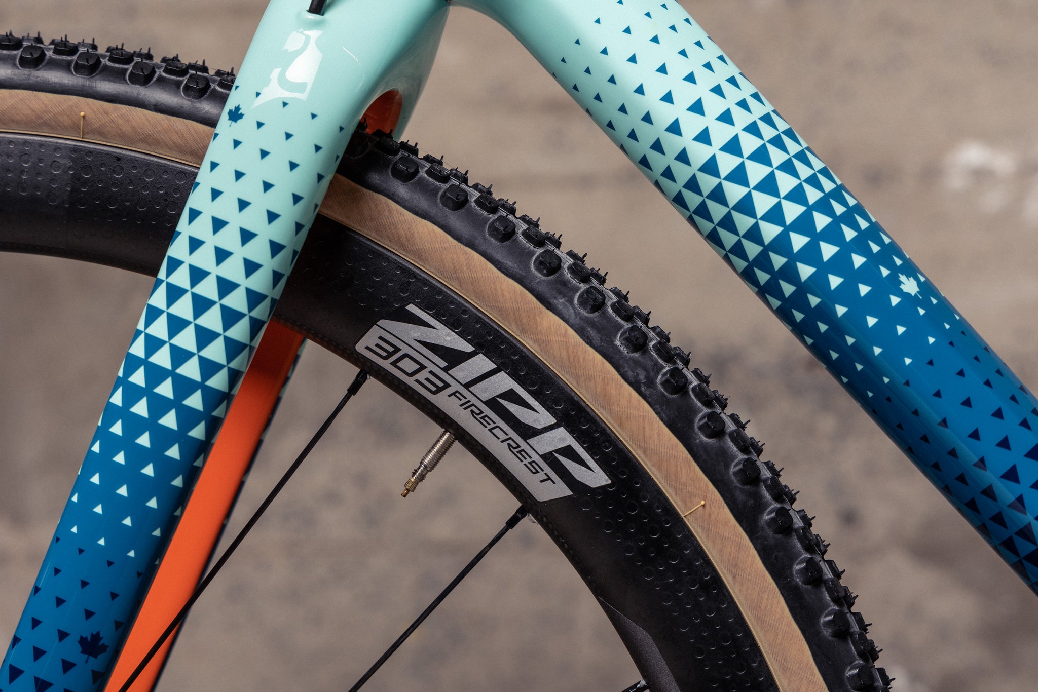 Bike of the Week: A Triangular Fade Open UPPER