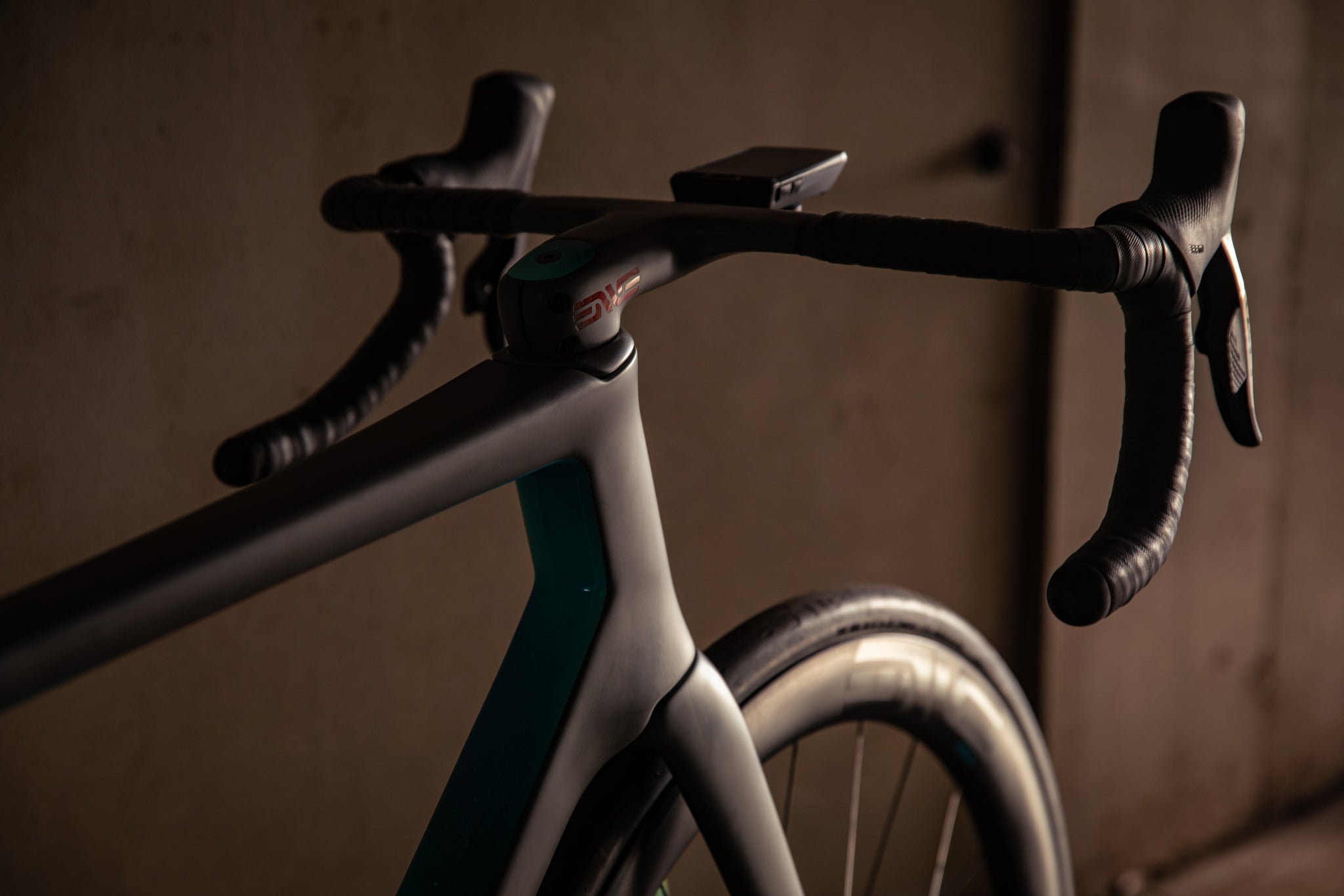 All Hands on Deck: Meet the Enve SES AR One-Piece Bar/Stem