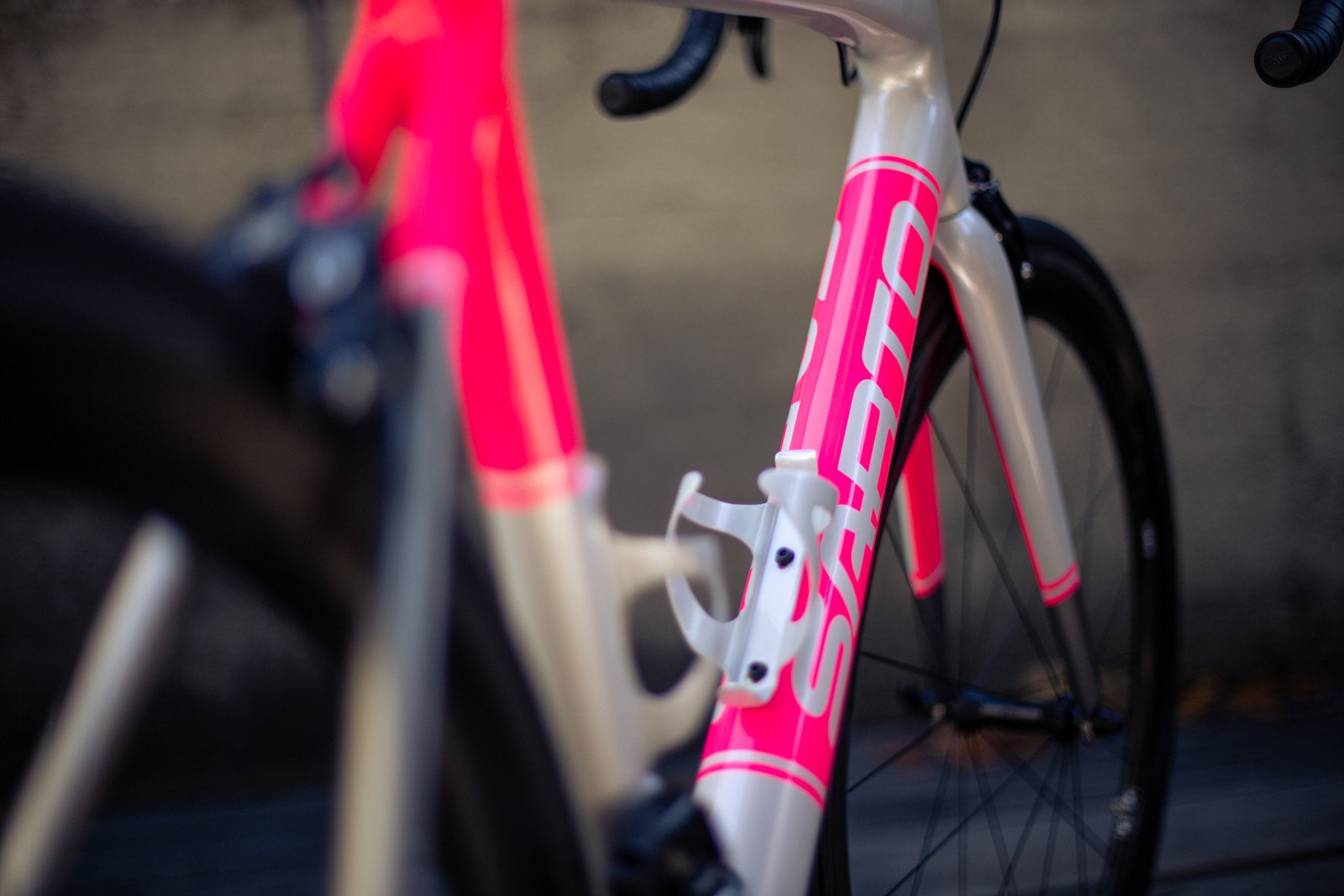 Bike of the Week: A Punchy Pink Dinanica