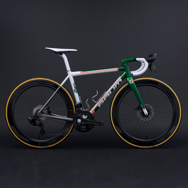 Baum Orbis in 7-Eleven green, white and orange